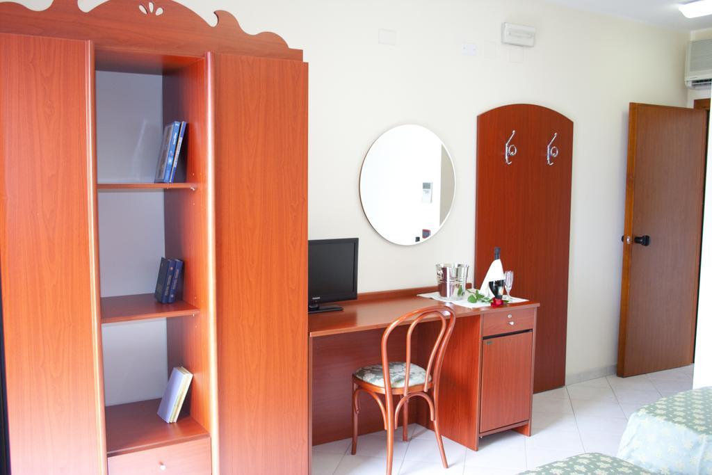 Hotel Felix Scalea Chambre photo